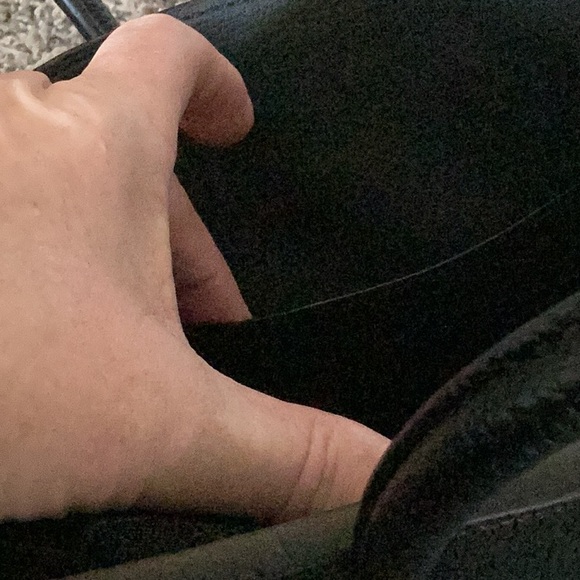 Elegant Black Handbag - Picture 6 of 7